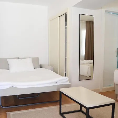 Nixie Ξενοδοχείο *