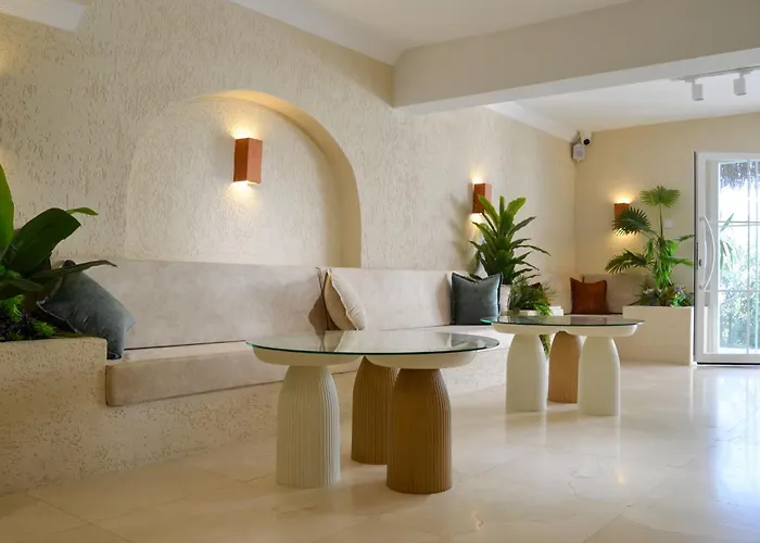 Nixie Hotel *