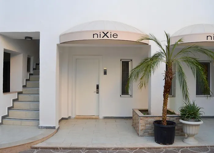 Hotel Nixie *