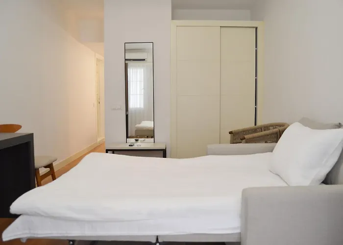 Nixie Hotel *